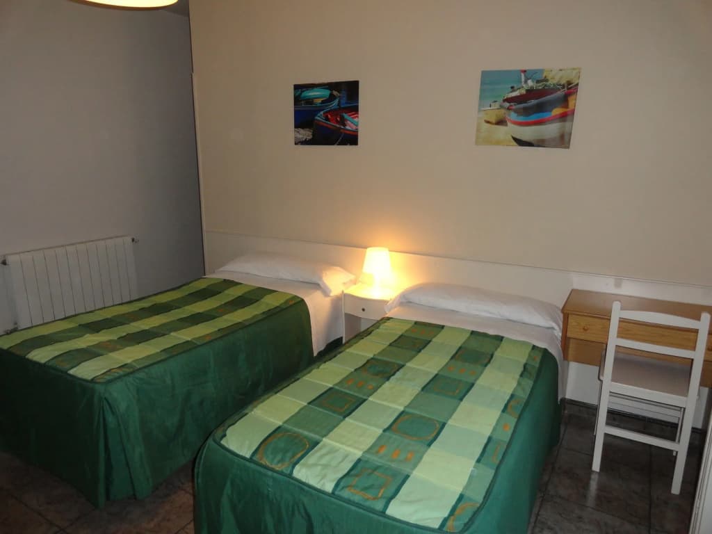 Hostal Alistana - photo 2