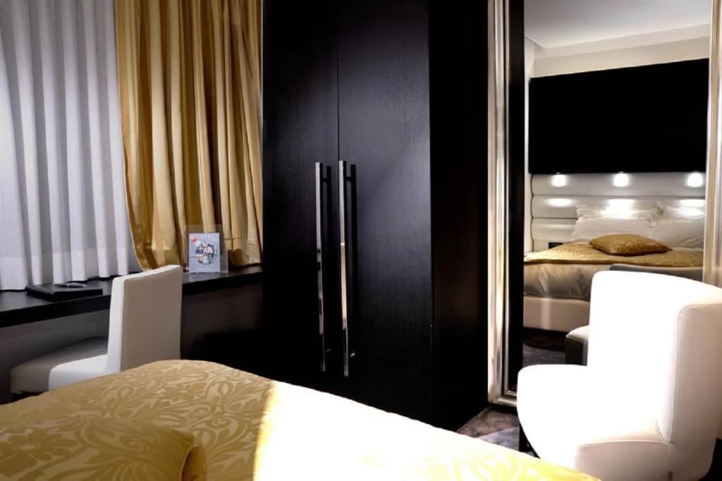 The Unique Hotel - photo 4