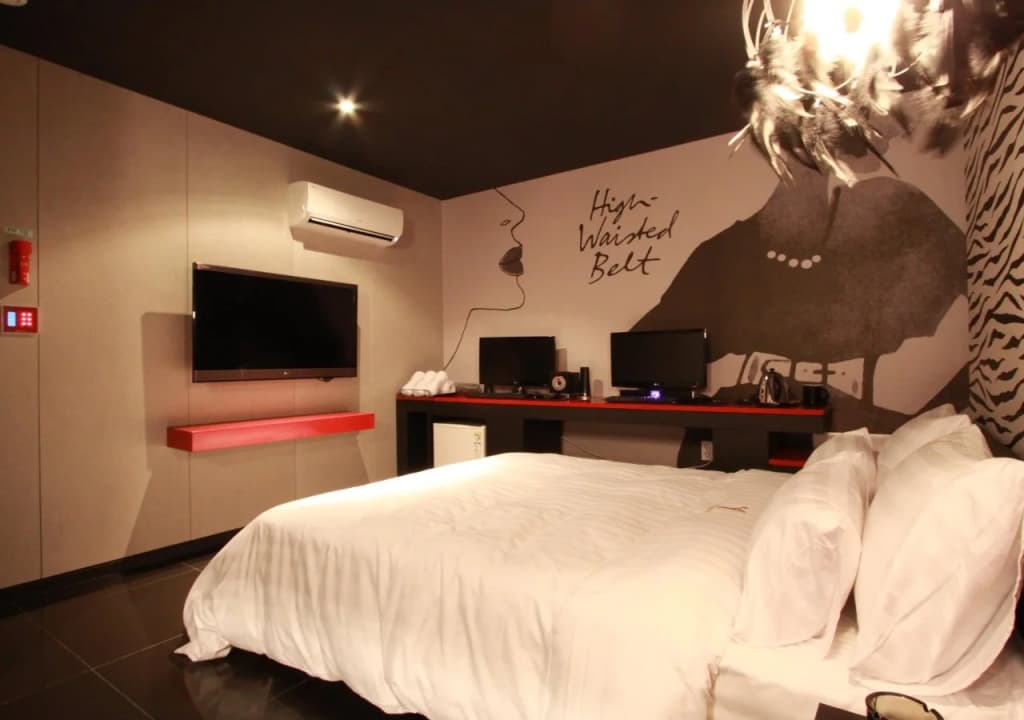 Y Hotel - photo 3