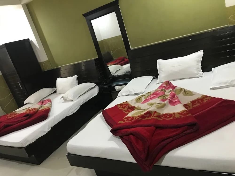 Hotel Dwarkadhish Intercontinental - photo 6