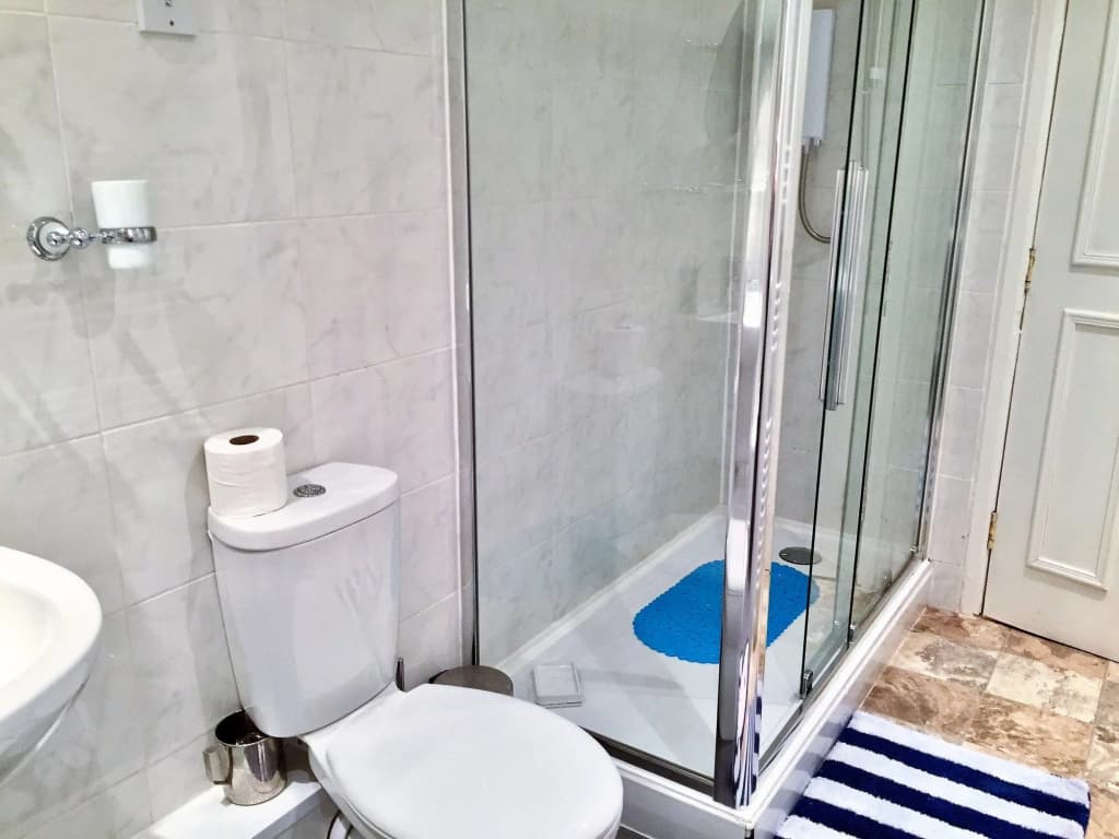 16 Pilrig Guest House - photo 9