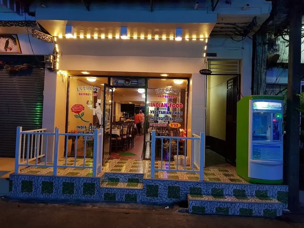 Everest Hostel - main photo