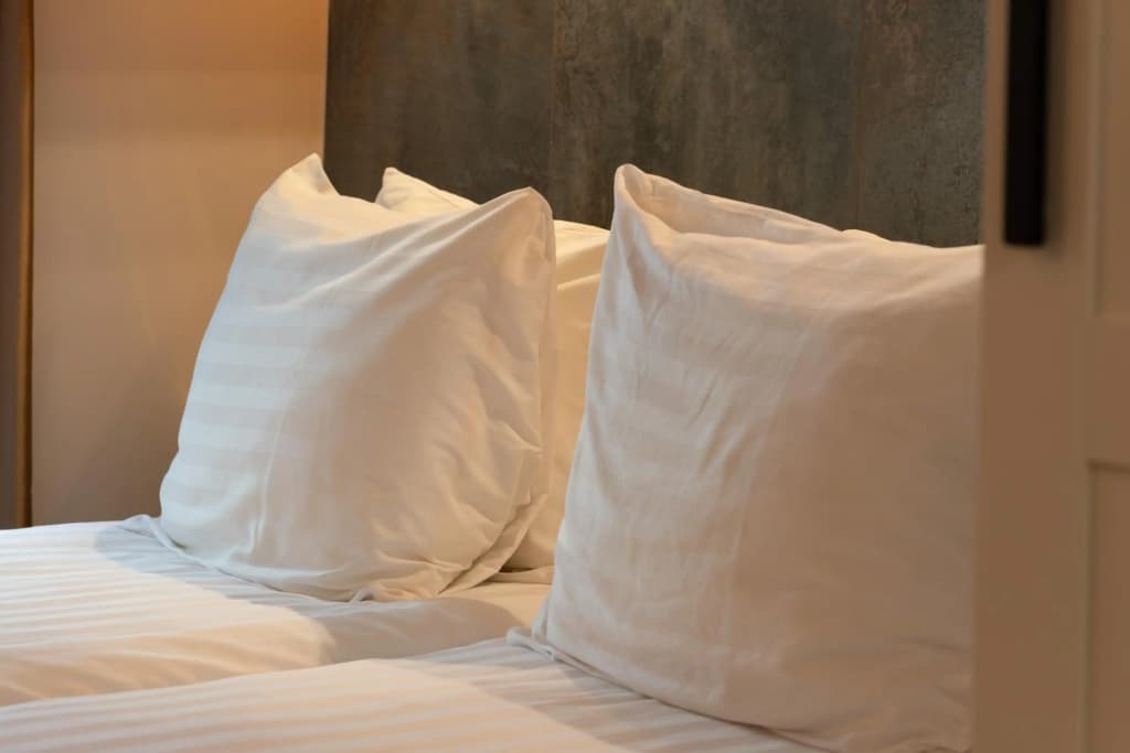Midtown Hotel Twin Studio - photo 2