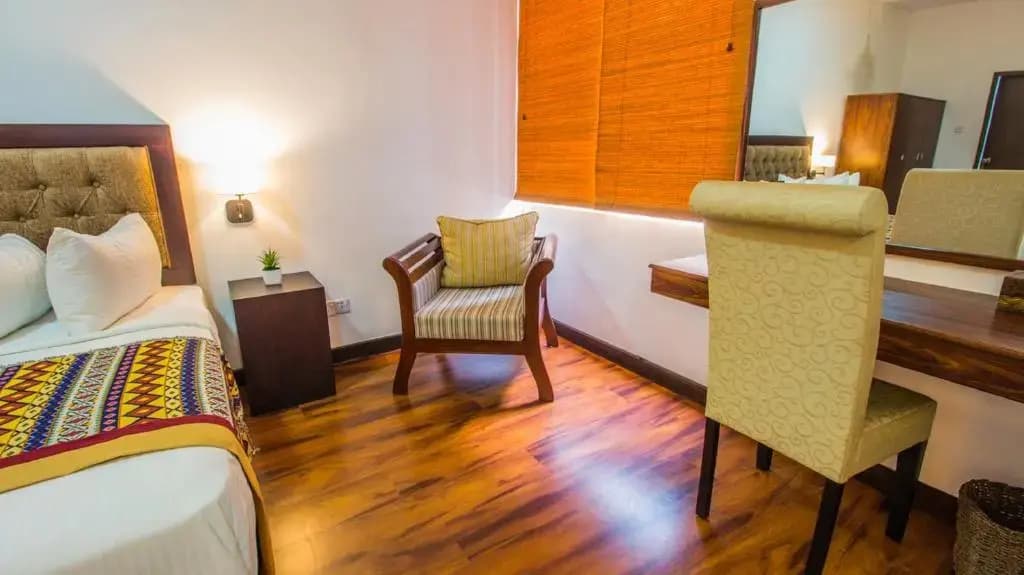 Pearl Royal Hotel - photo 7