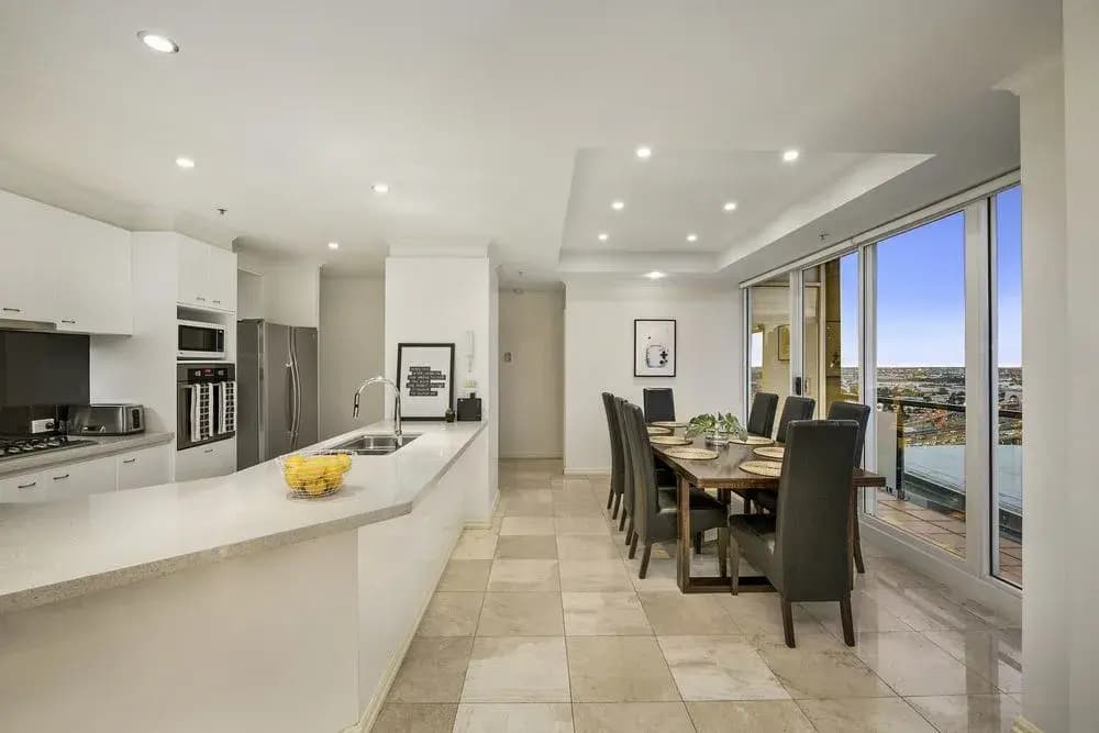 3 Bedroom Inner City Penthouse - photo 13