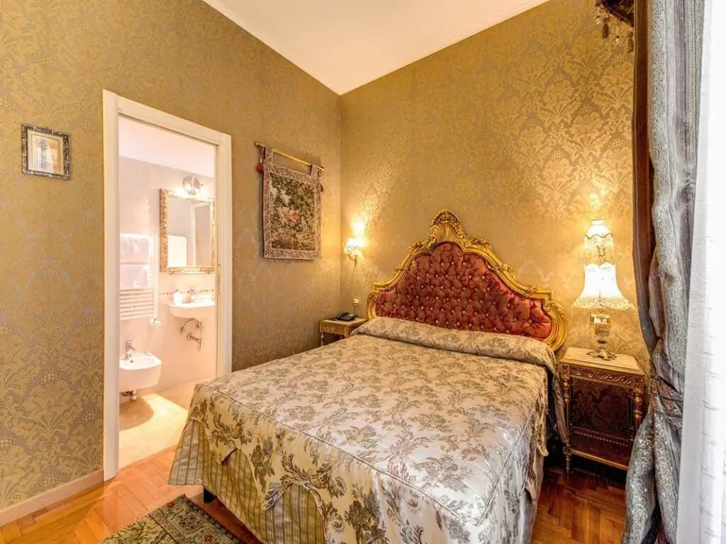 Domus Colosseo Hotel - photo 12