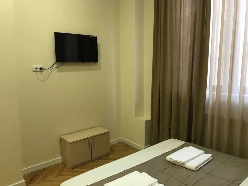 Brok's Hotel - photo 6