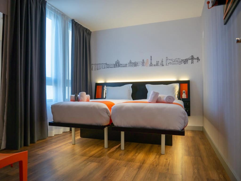 easyHotel Lisbon - photo 18