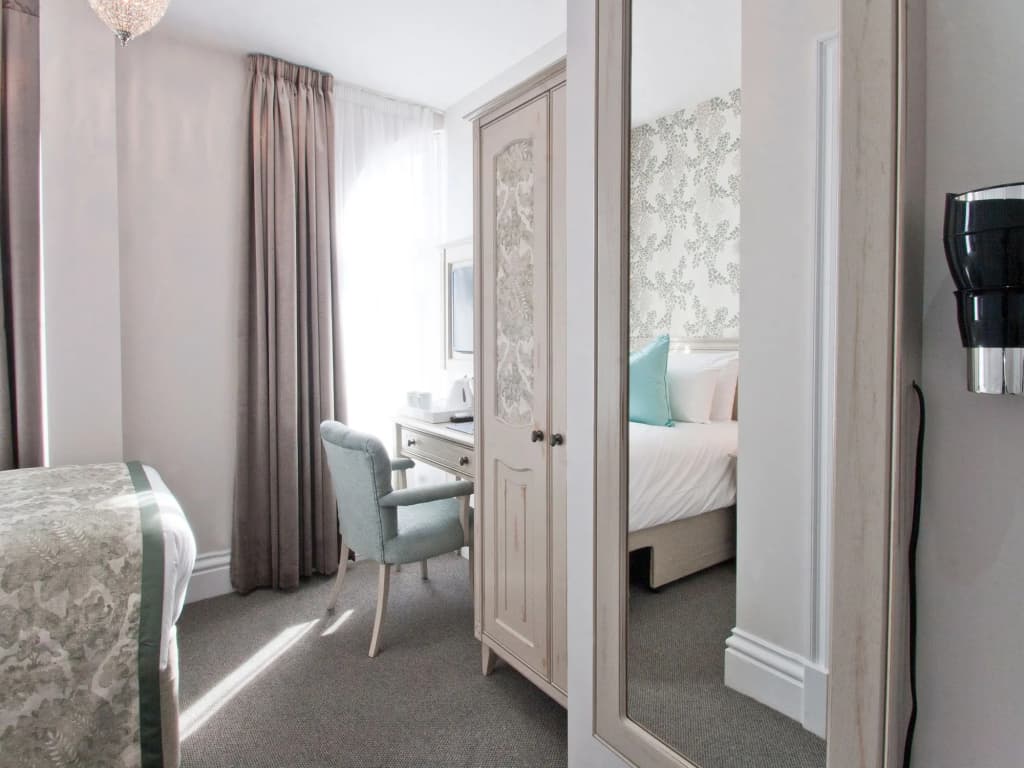 W12 Rooms - main photo