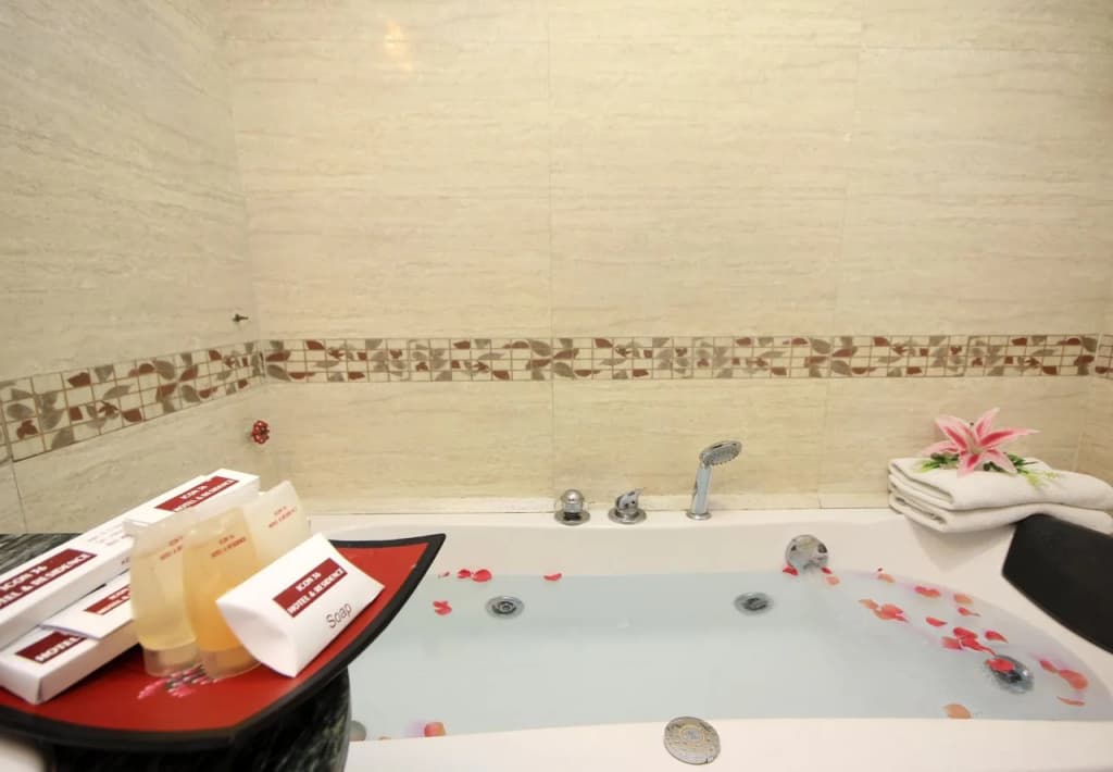 Romantique Hotel De Hanoi - photo 16