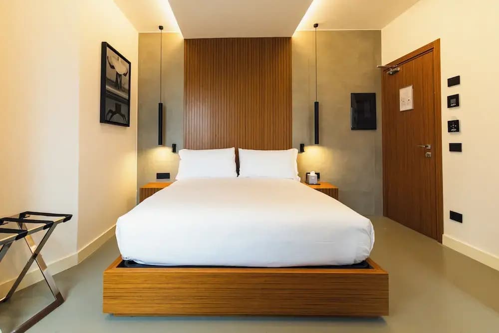 J Maluni City Hotel - photo 24