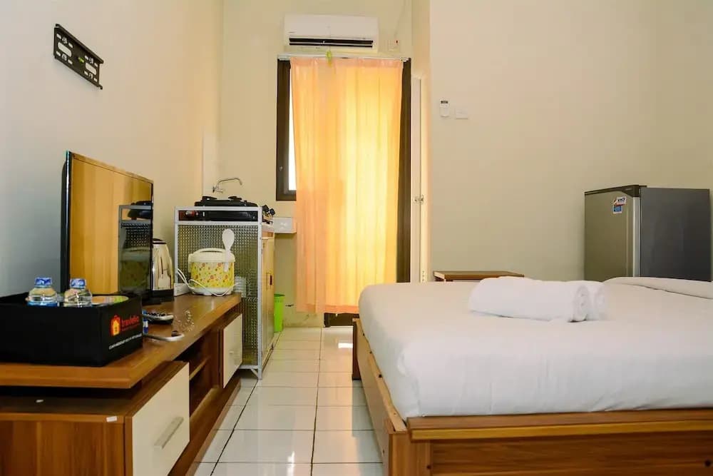 Compact Studio Room Kebagusan City Apartment - photo 4