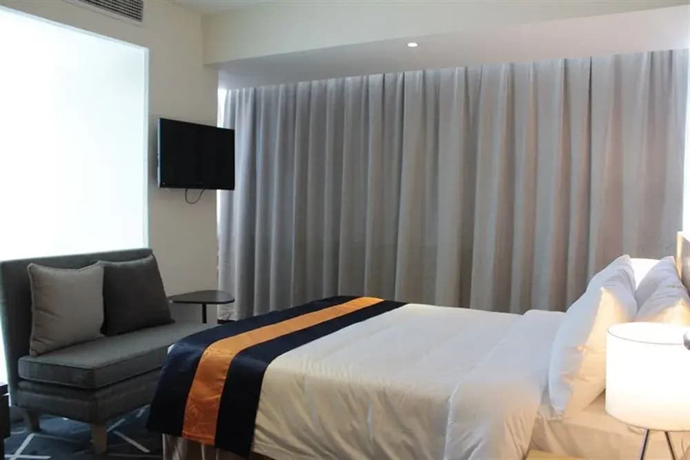 Pacific Express Hotel Central Market - photo 7