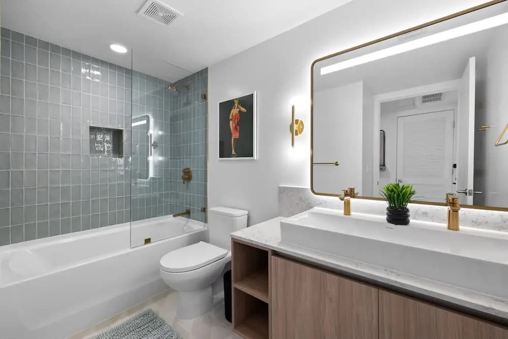 Elegant Studio with Panoramic City Views - photo 10