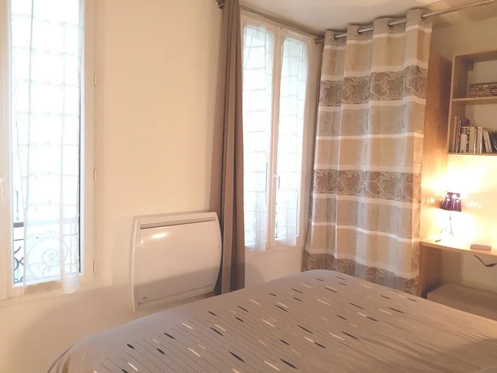 Apartment With one Bedroom in Paris, With Wifi - photo 4