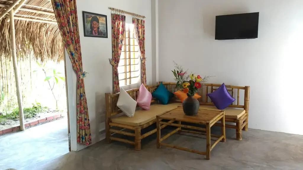 The Seaside Bungalow - photo 4
