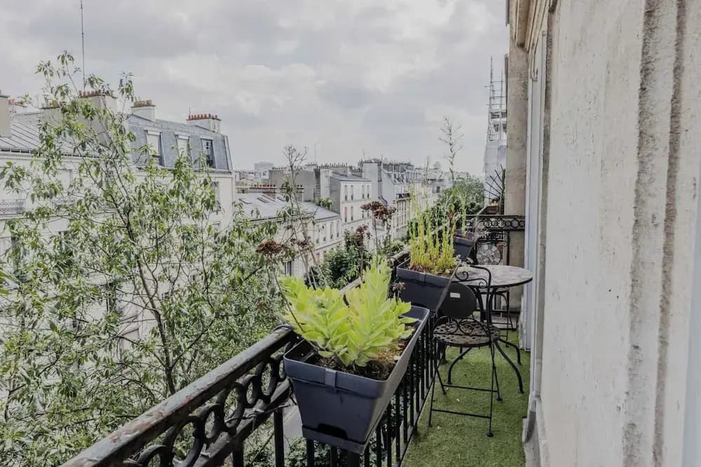 Apartment in Montmartre With 1 Room - photo 11