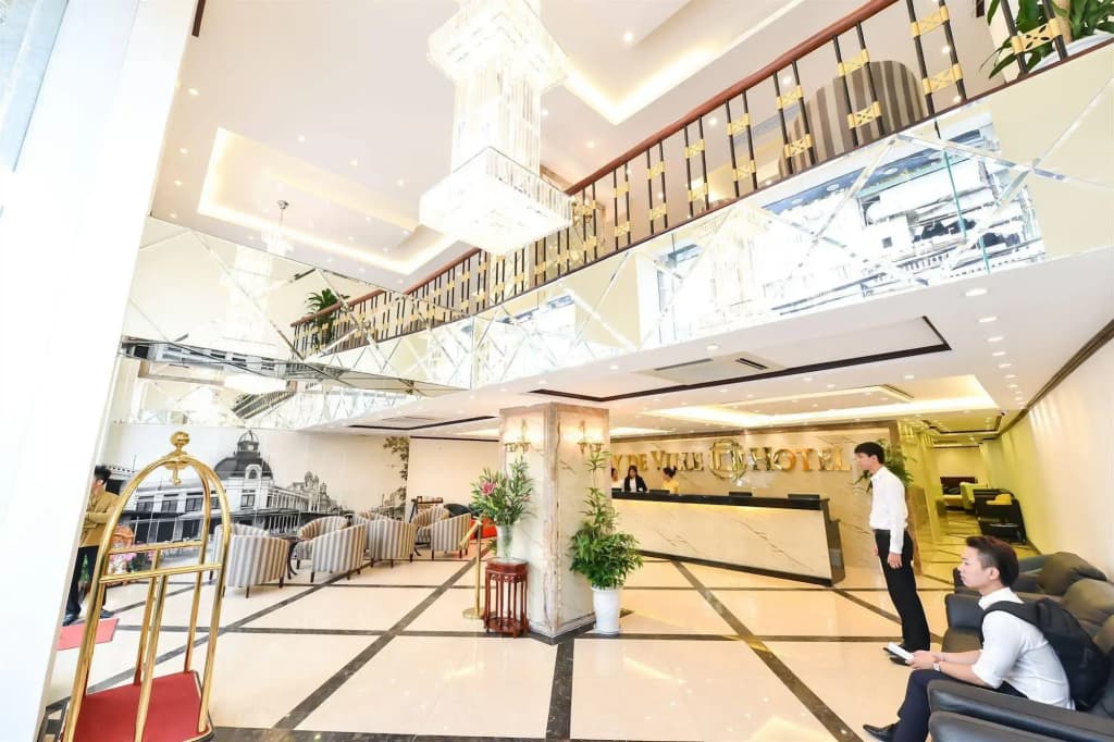May De Ville Lakeside Hotel - photo 18