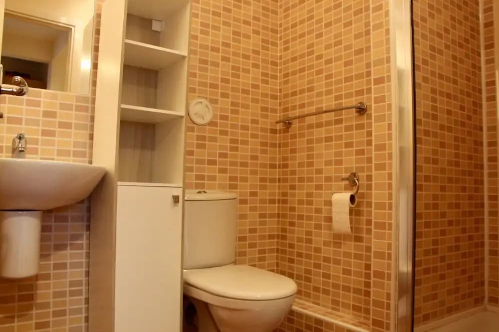 Modern Flat With a Lift and Balcony - photo 4