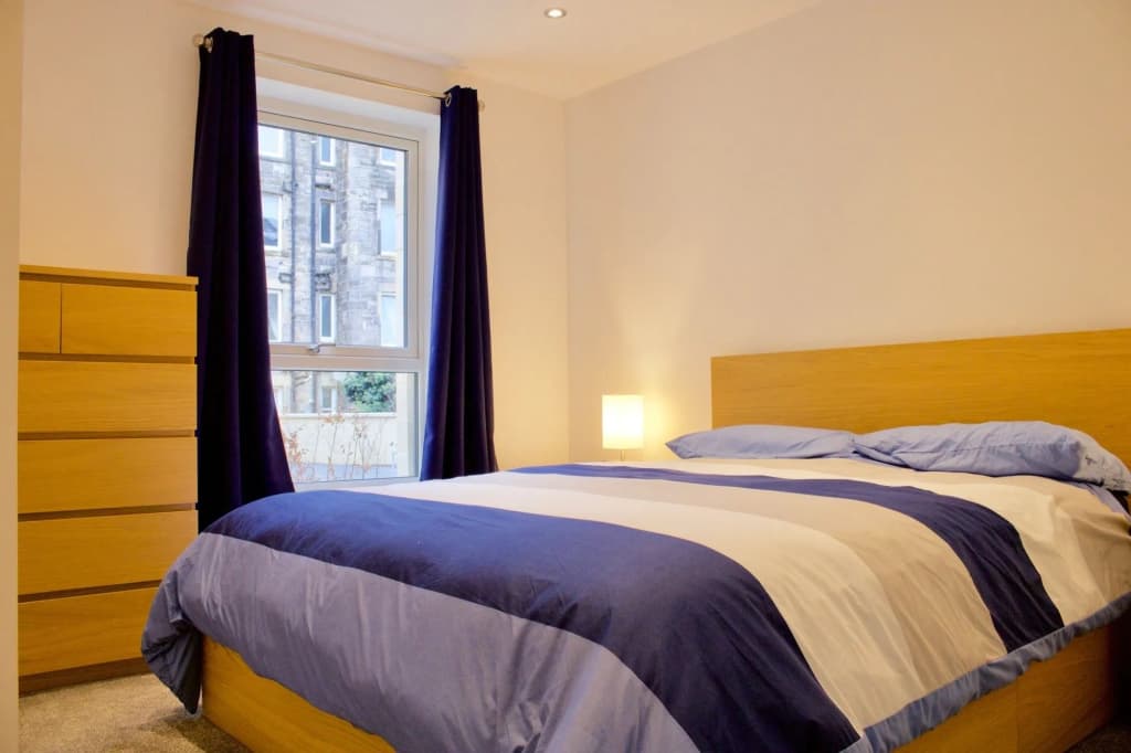 2 Bedroom Flat In Broughton Area - photo 2