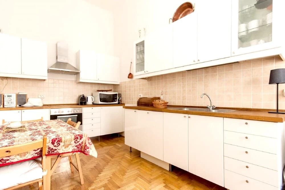Apartment Bartok Bela ut - photo 13