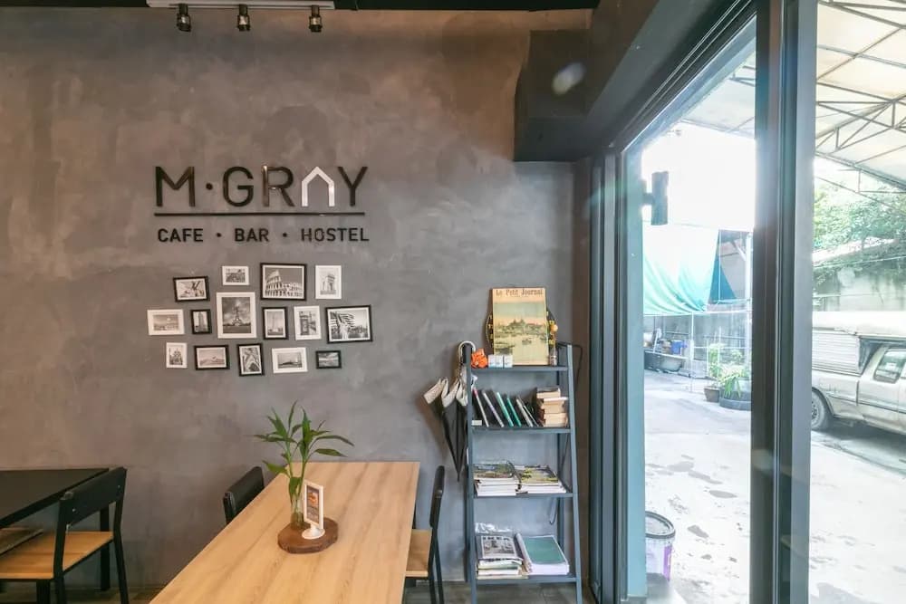 M Gray Hostel & Cafe - photo 28