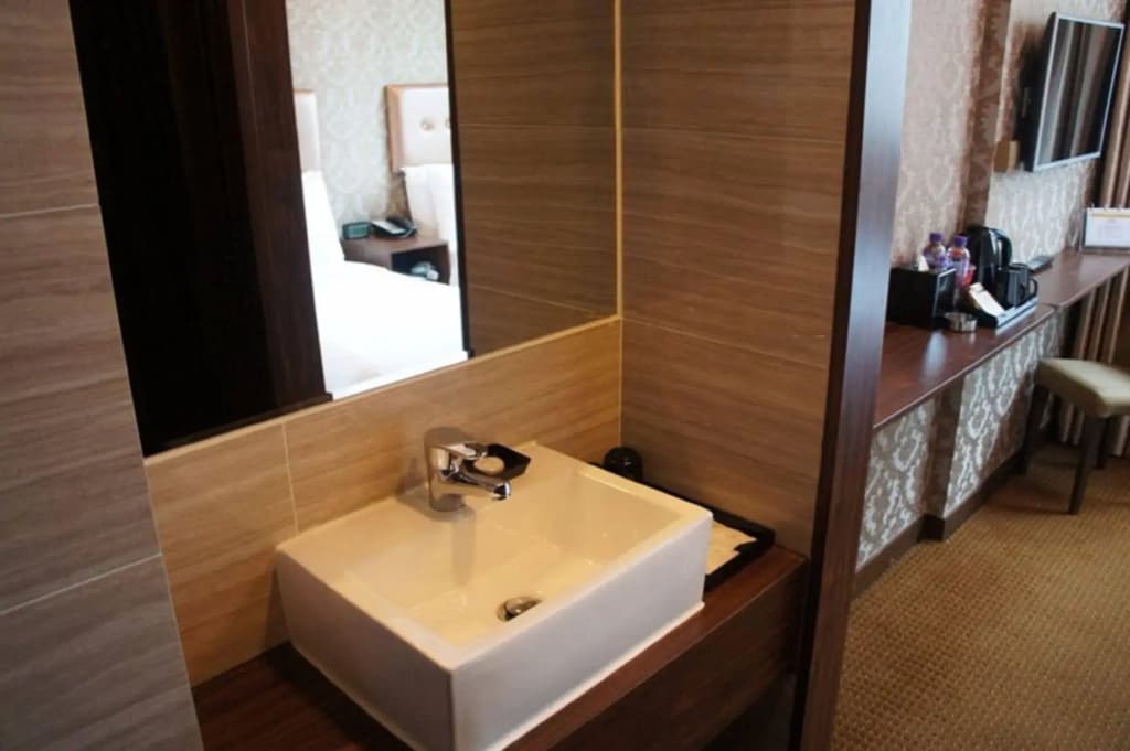 Grand City Hotel - photo 8
