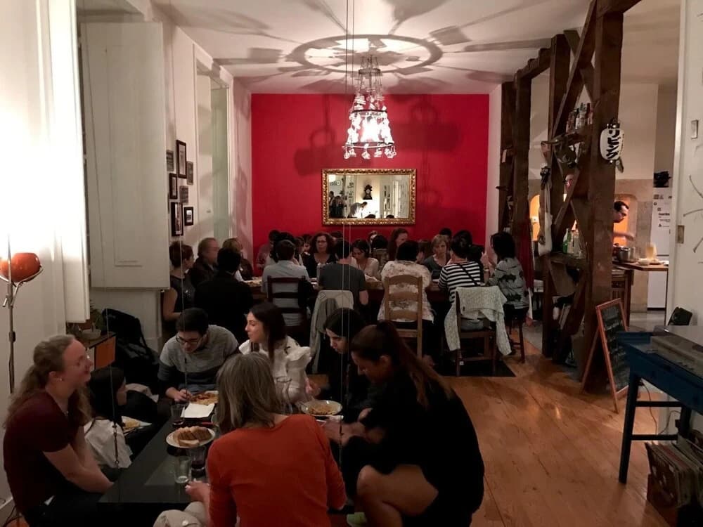 Living Lounge Hostel - photo 17