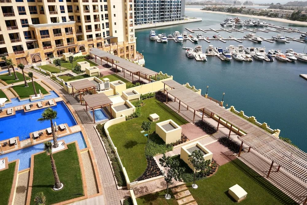 Maison Privee - Exclusive Apt with Seafront Views over Palm Jumeirah - photo 11