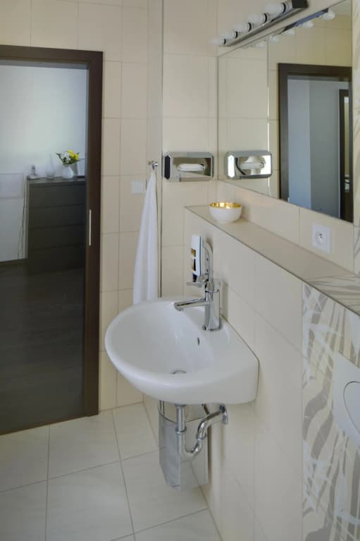 1. Republic Hotel - photo 8