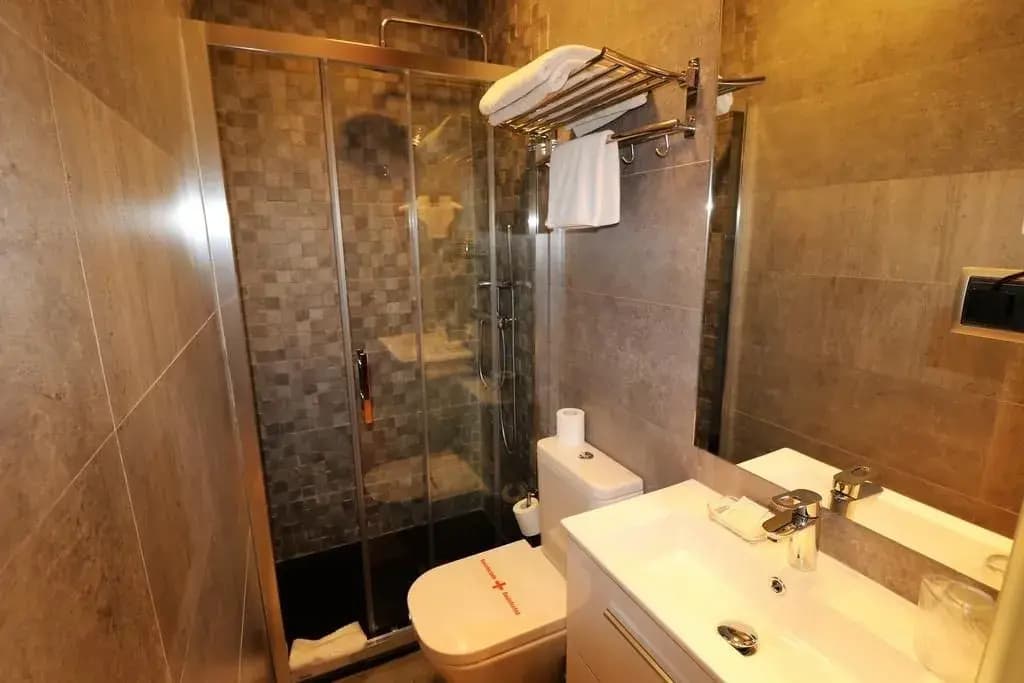 Hostal Hispano Argentino Gran Via - photo 19
