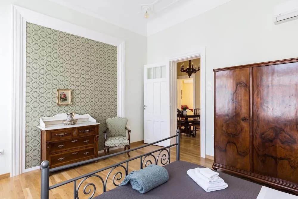 The Bozonians Neoclassical house - photo 8