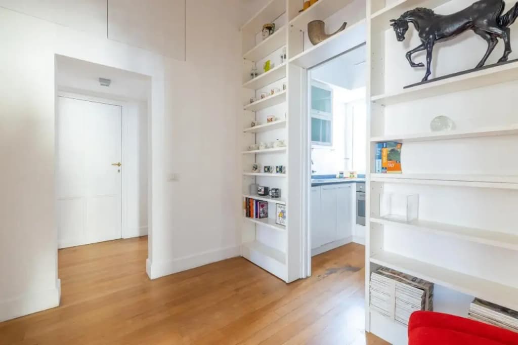 The Right Place 4u Mario de Fiori Apartment - photo 20