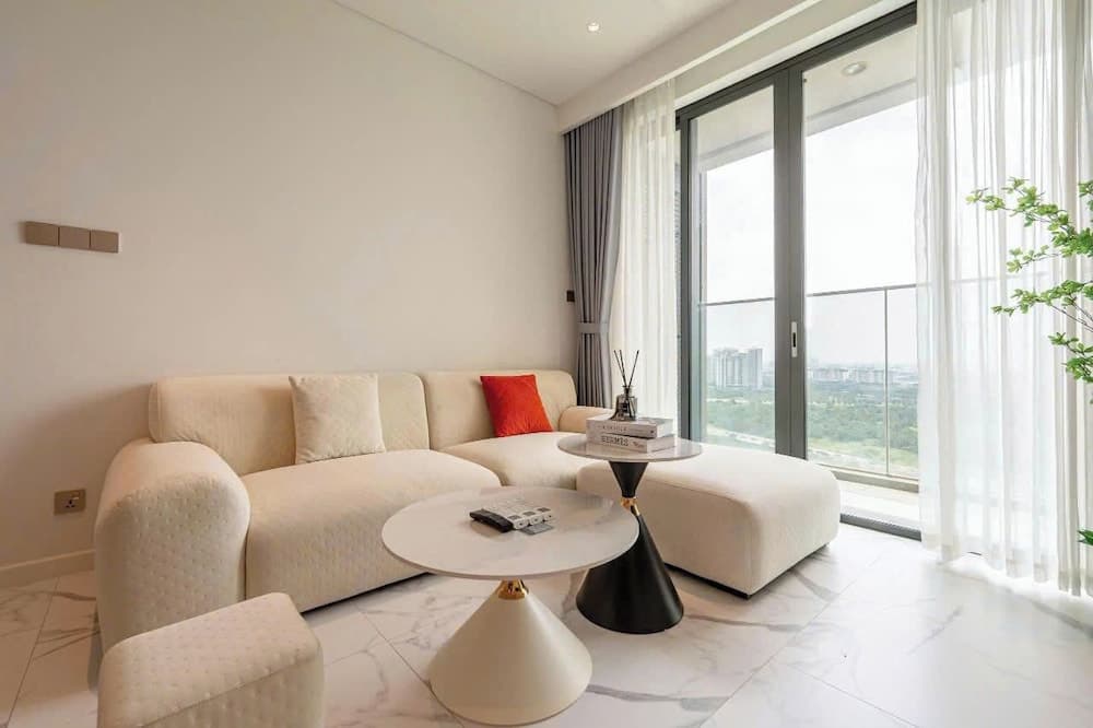 The CREST Premier Residence - photo 39