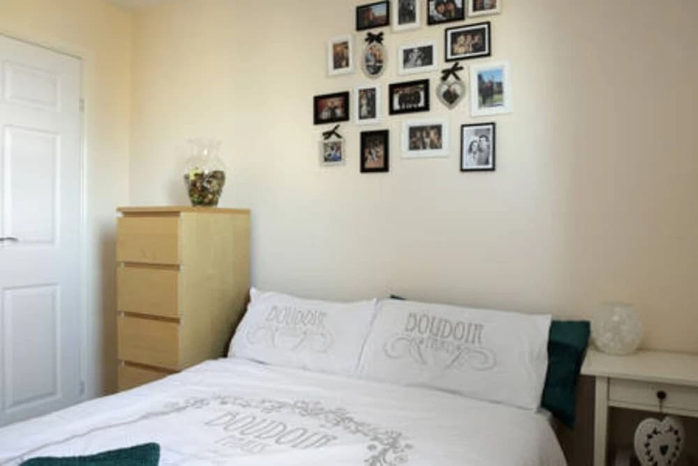 2 Bedroom Flat In Bonnington - photo 3