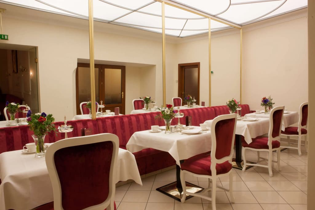 Hotel Kaiserin Elisabeth - photo 13