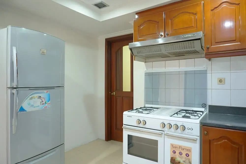 Modern and Spacious 2BR at Kusuma Chandra Apartment By Travelio - photo 18