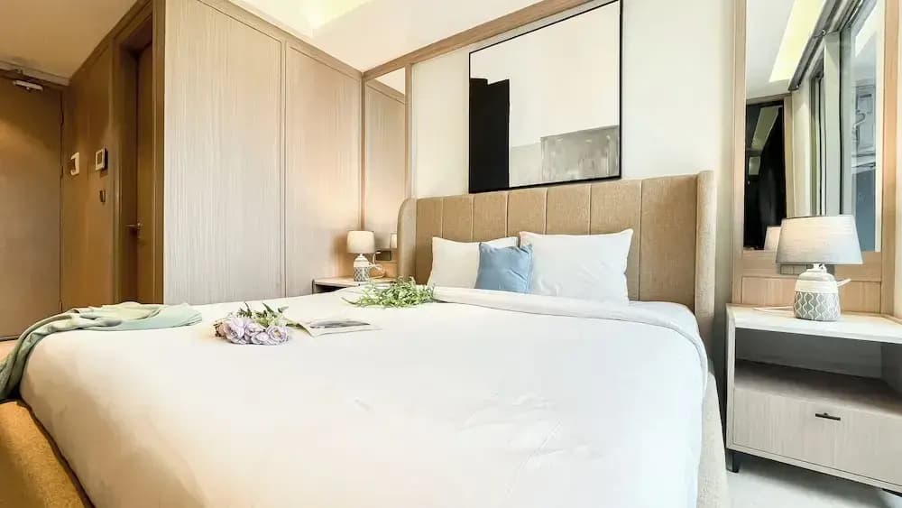 Modern Minimalist Studio Room At Gold Coast Apartment - photo 5