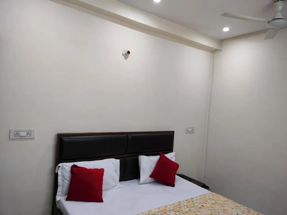 Hotel Star Light Near Nizamuddin Station - photo 6