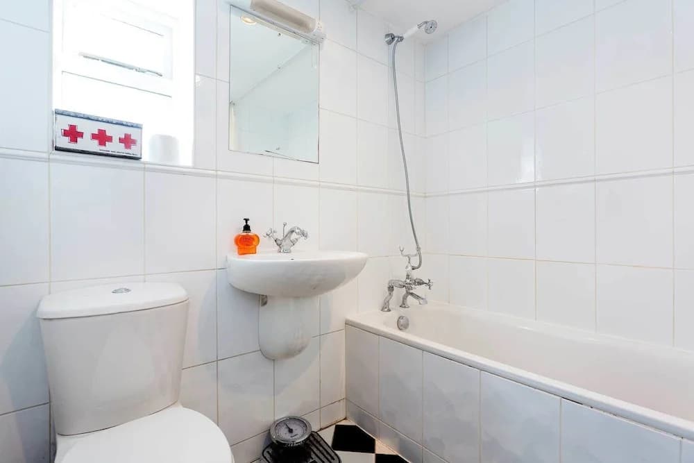 The Shepherd's Bush Hideaway - photo 7