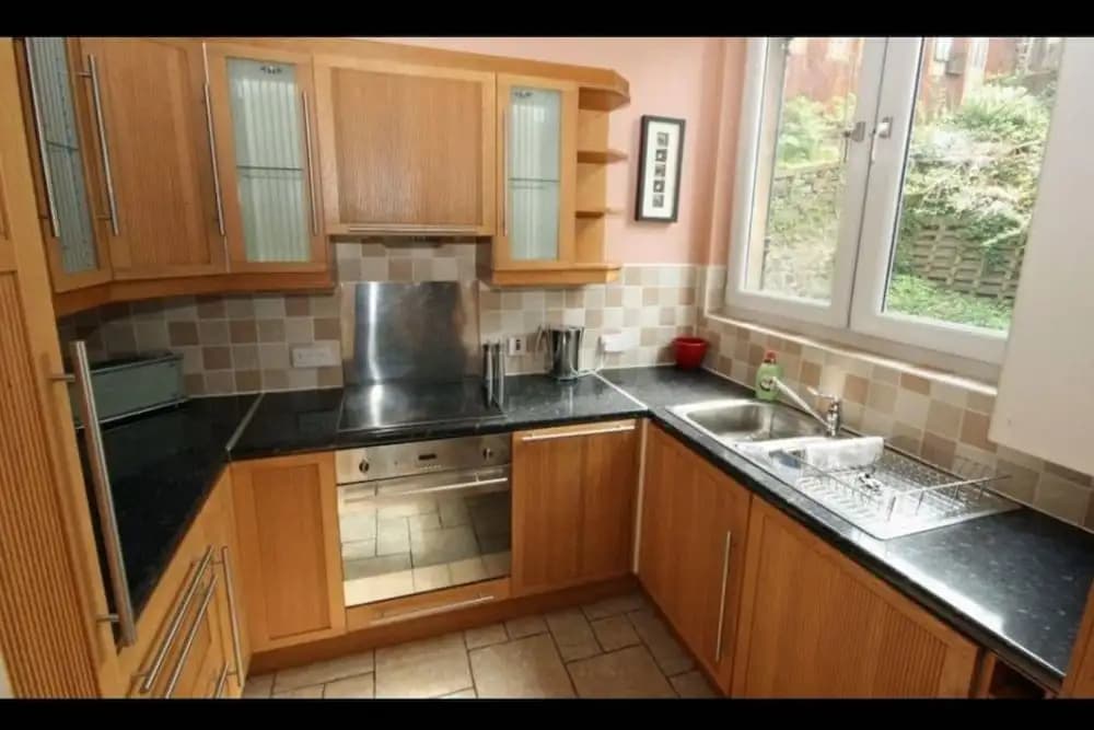 Central Waterfront Flat With Great Views - photo 9