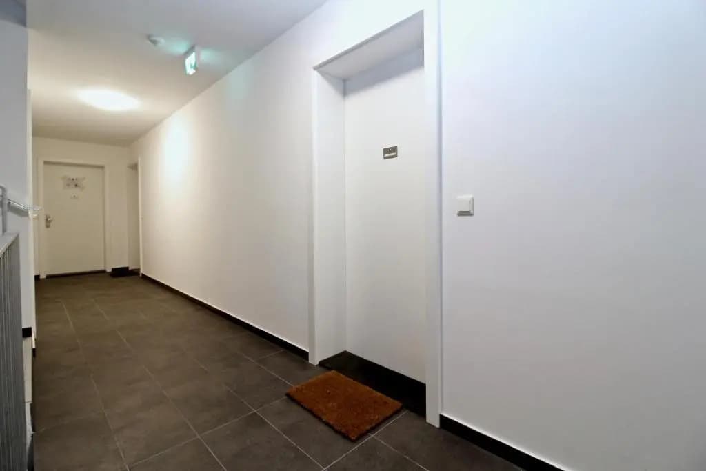 Balcony/Pool/Free Parking Garage Studio - photo 12