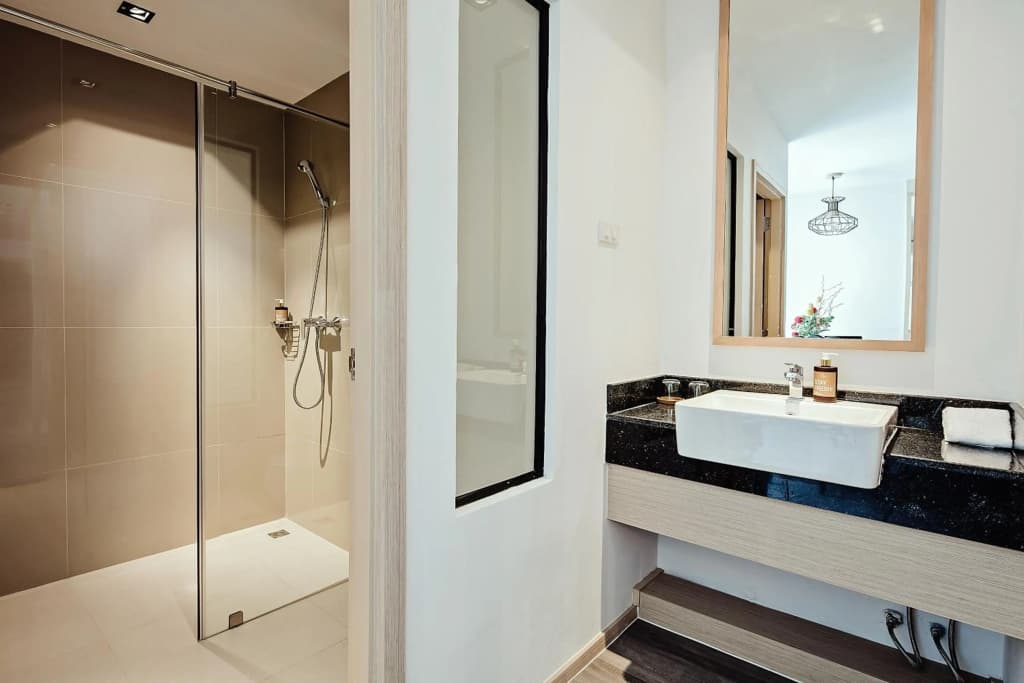 Three Sukhumvit Hotel - photo 8