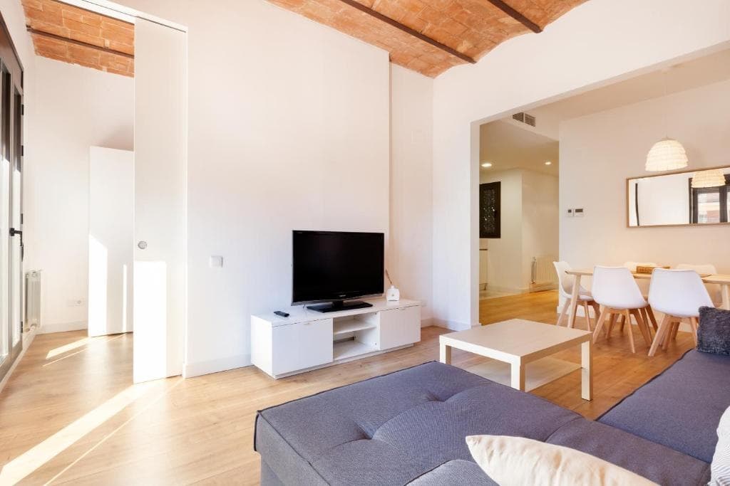 Akira Flats Urgell Apartment - photo 3