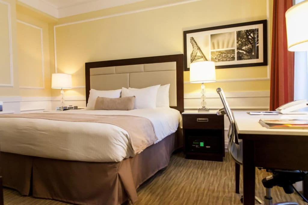 The Pickwick Hotel - photo 29