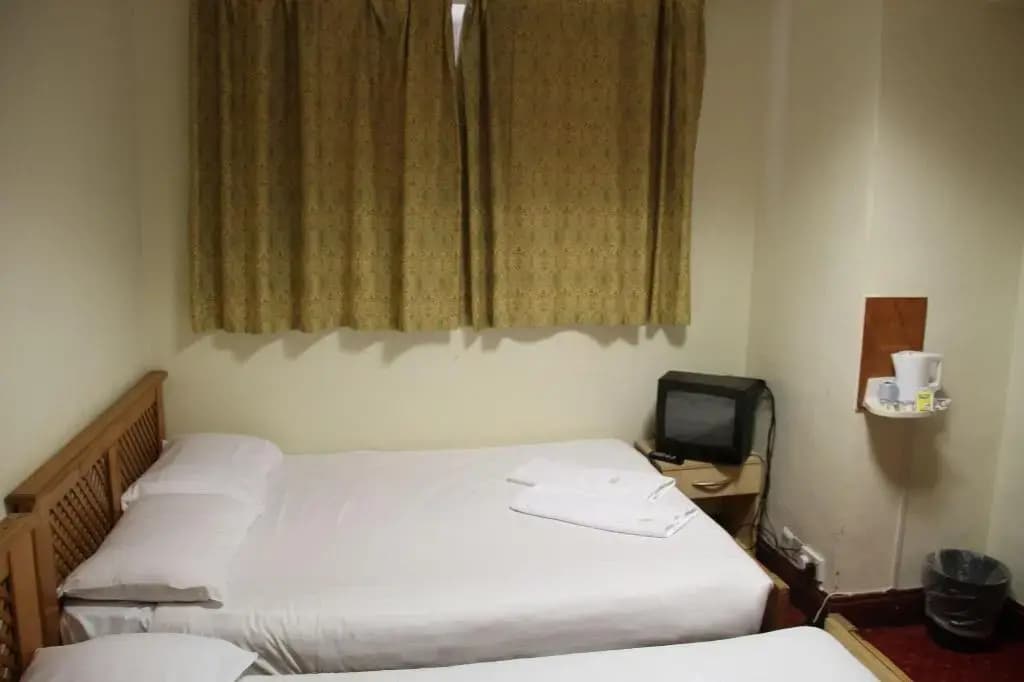 Olympia Hotel - photo 3