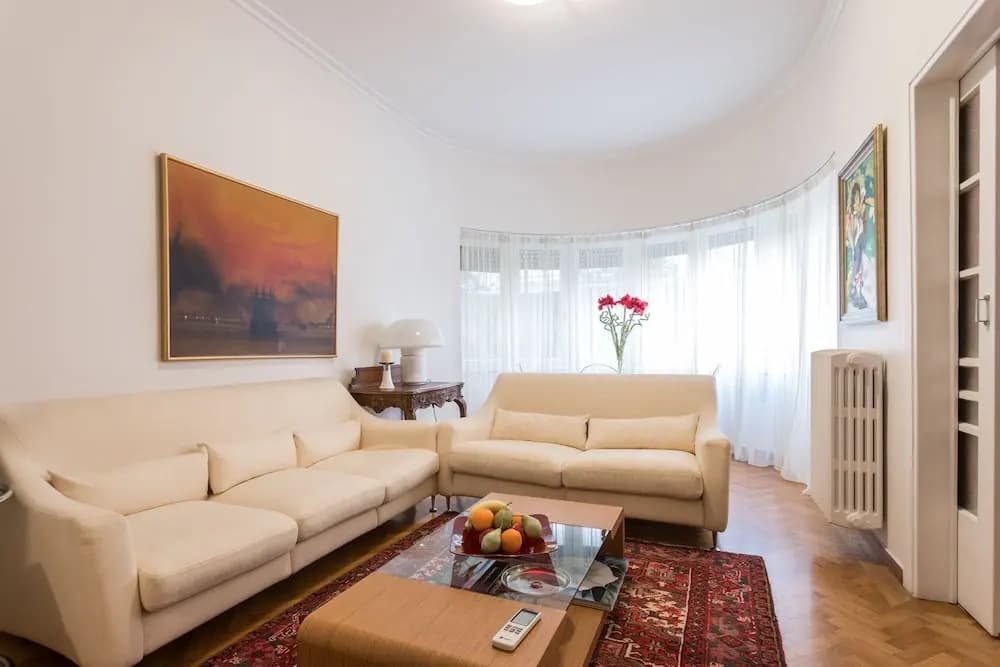 Elegant & Spacious 2bdr Flat - photo 10