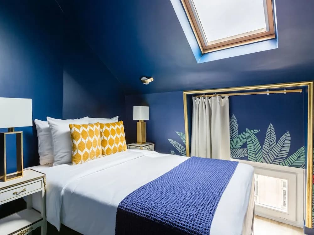 Luxury 2 Bedroom Duplex - Beautiful Monument View - photo 5