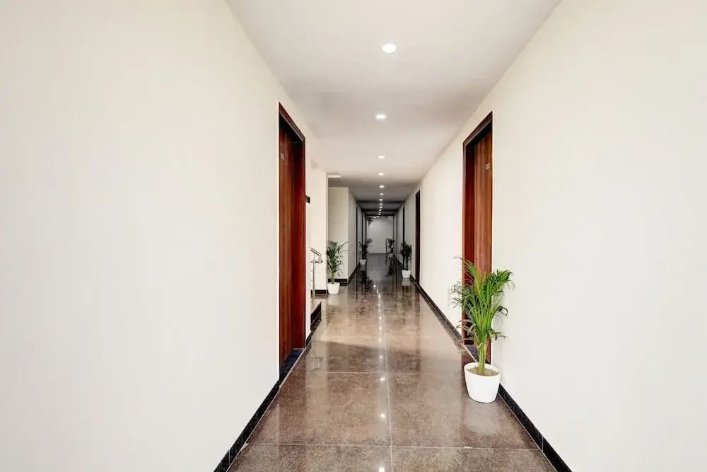 Hotel The Venice- Near Indraprastha Apollo Hospital - photo 11