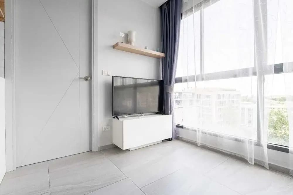 Sleek 2 Bed Apt T2-818 - photo 7